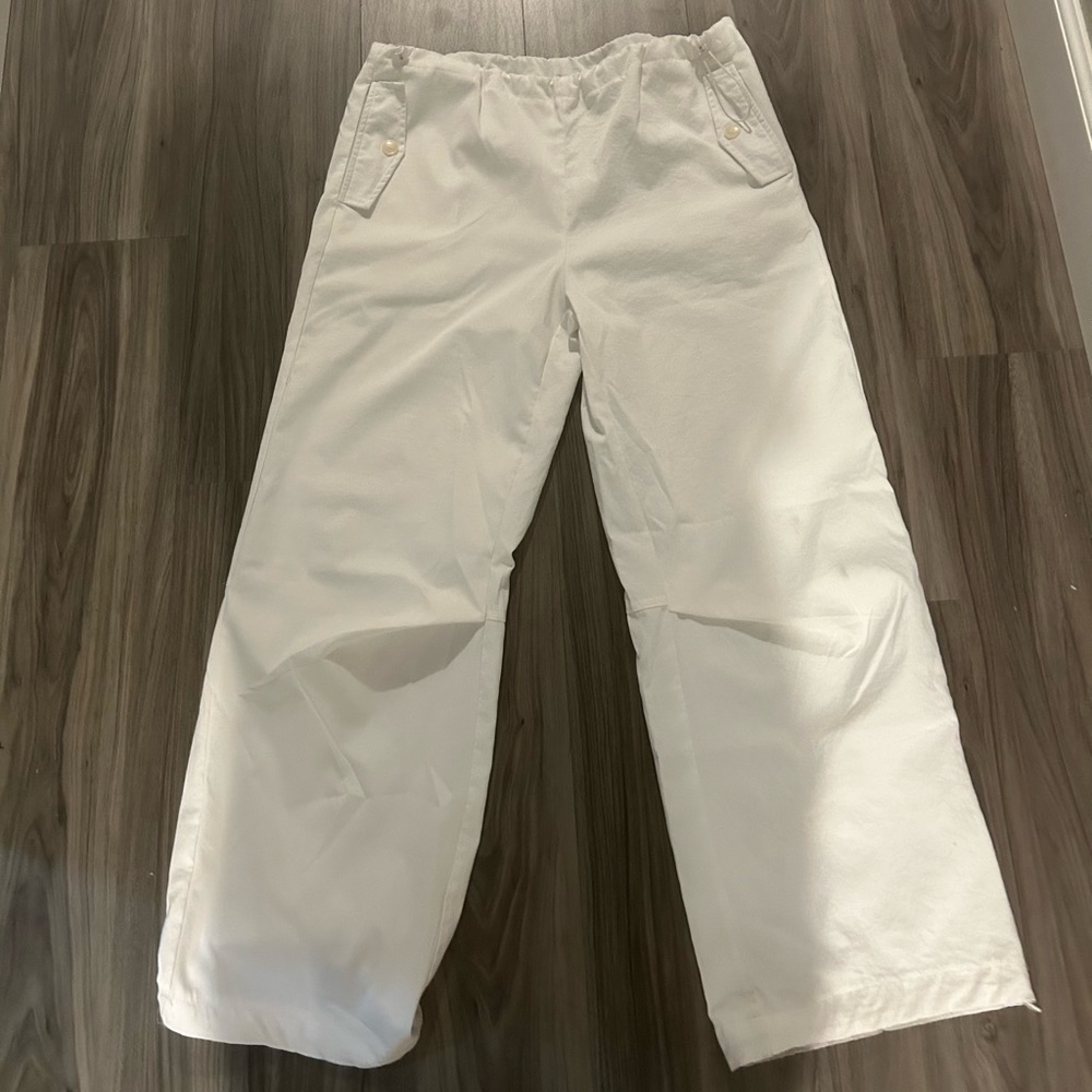 WHITE PARACHUTE PANTS